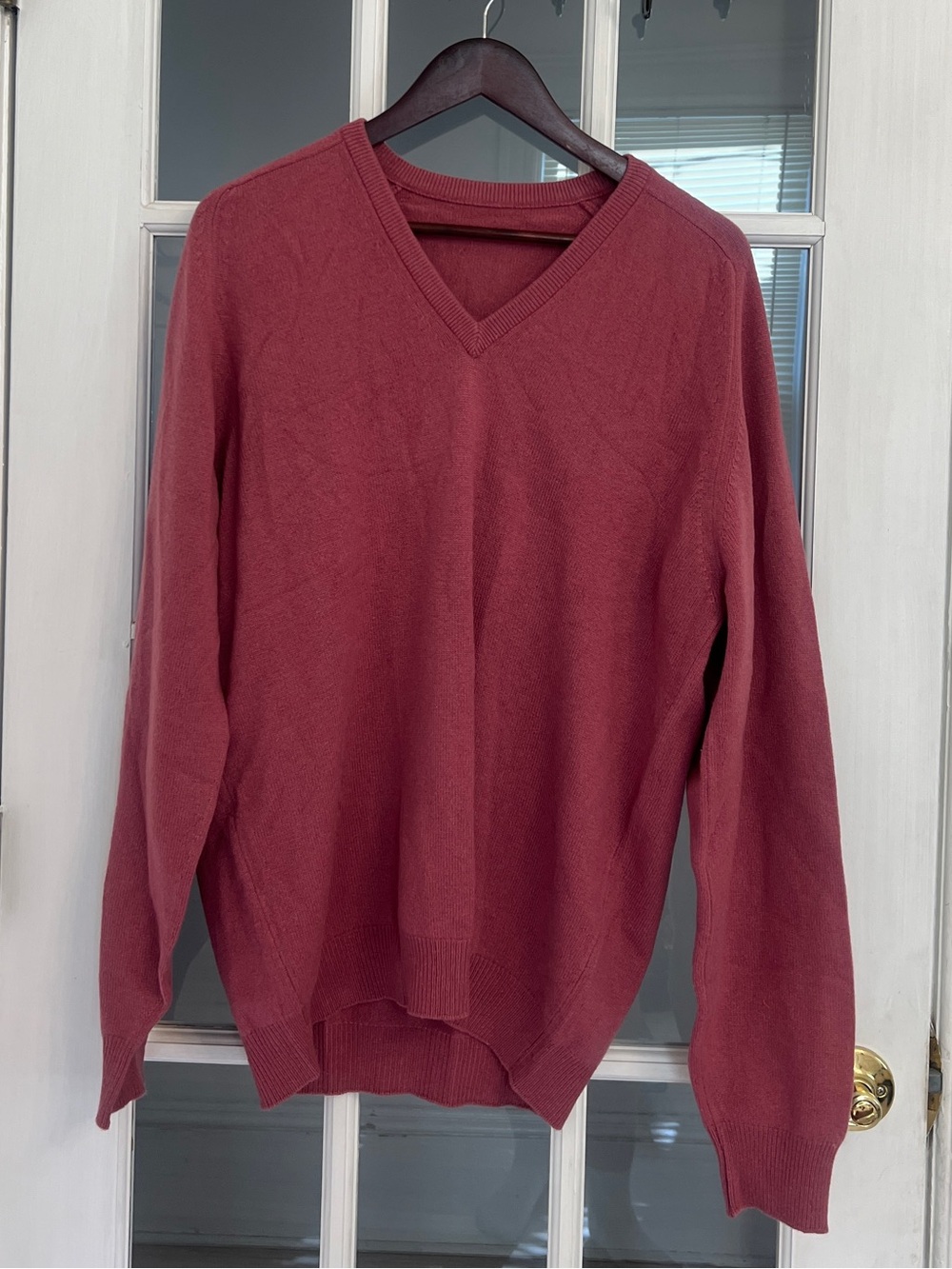 Men's Red Pure Scottish Cashmere V-Neck Sweater Size L